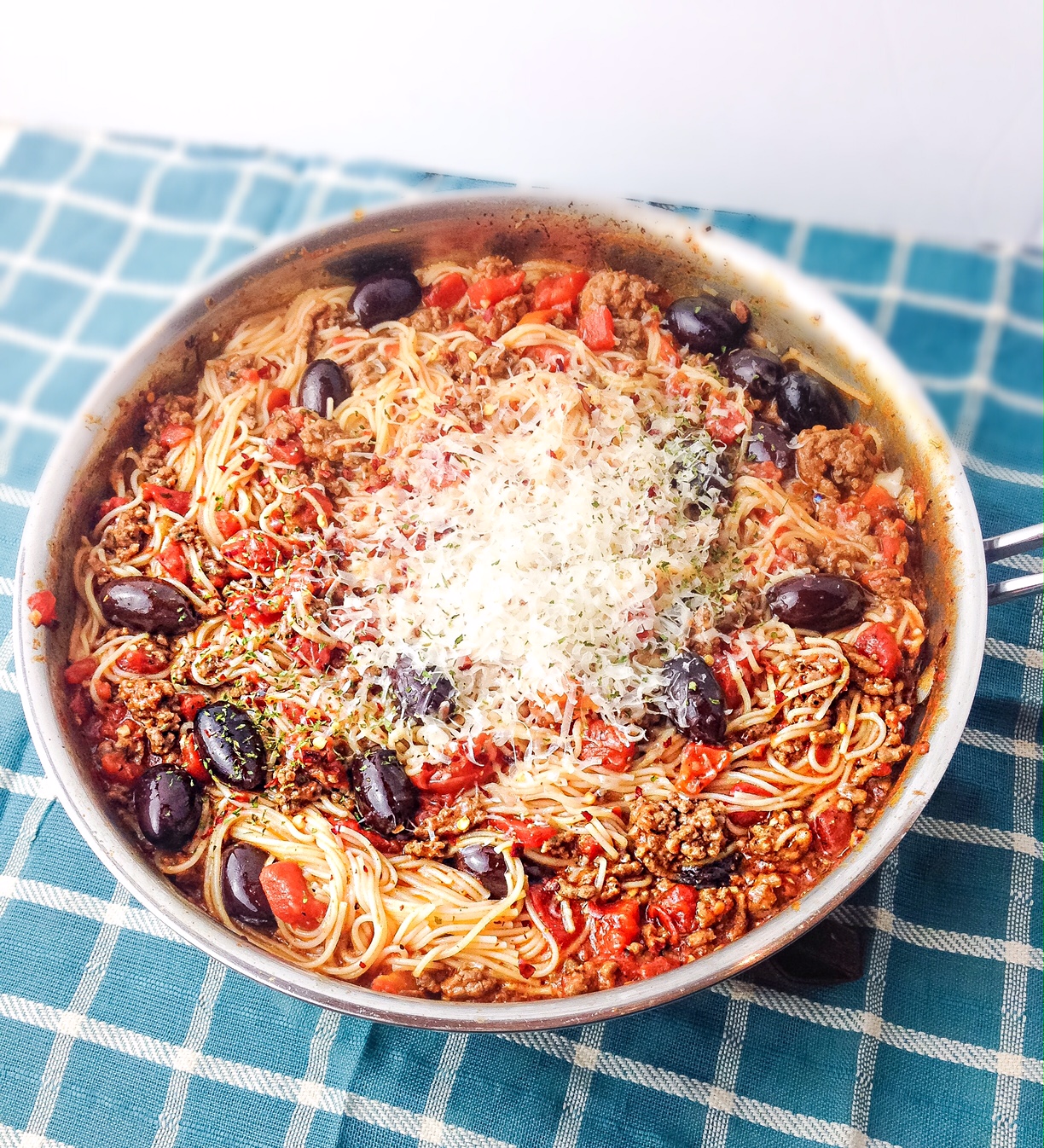 Savory Tomato and Olive Pasta 